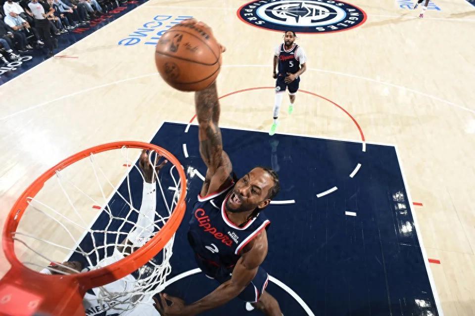 kaiyun-正负值比肩得分!20中15爆砍45+5+5,球迷:效率惊人,正负值吓人